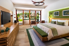 Premium-Pool-Access-King-bed